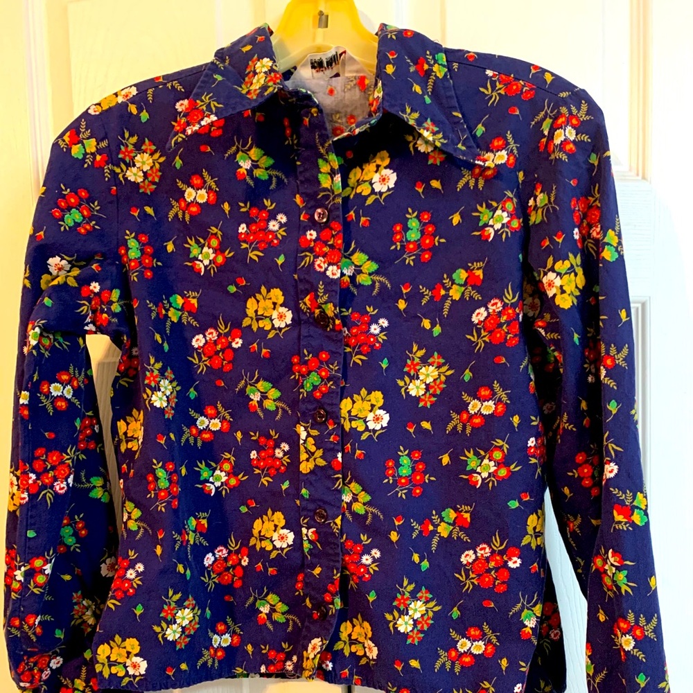 Woman’s vintage blouse size s